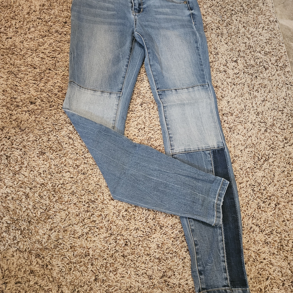 New York & Company Women's Patchwork Skinny Jeans - Picture 6 of 10